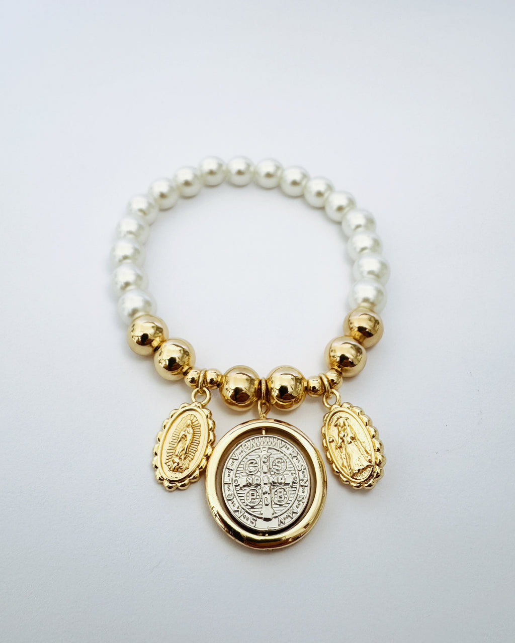 Pulsera de fe dorada