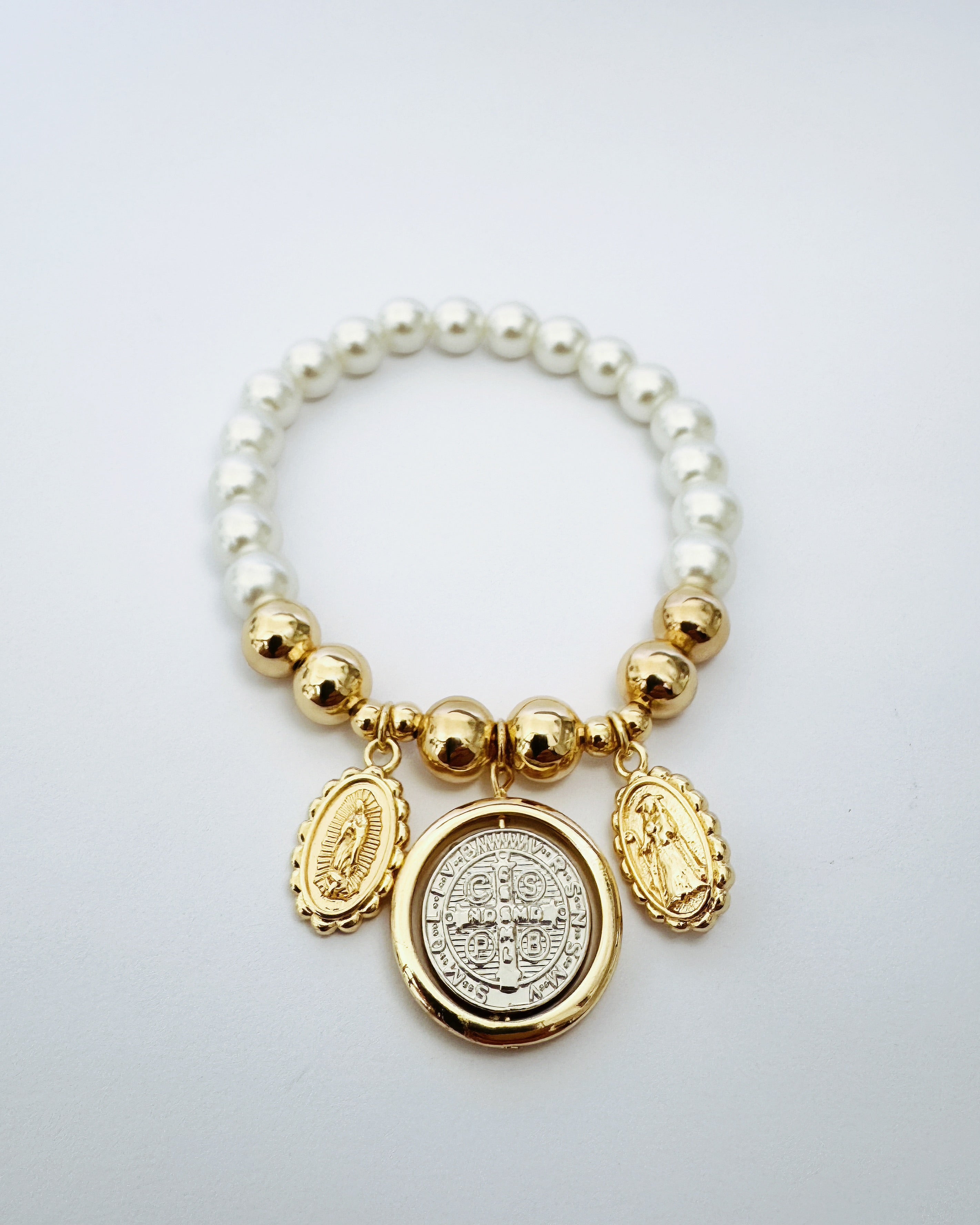 Pulsera de fe dorada