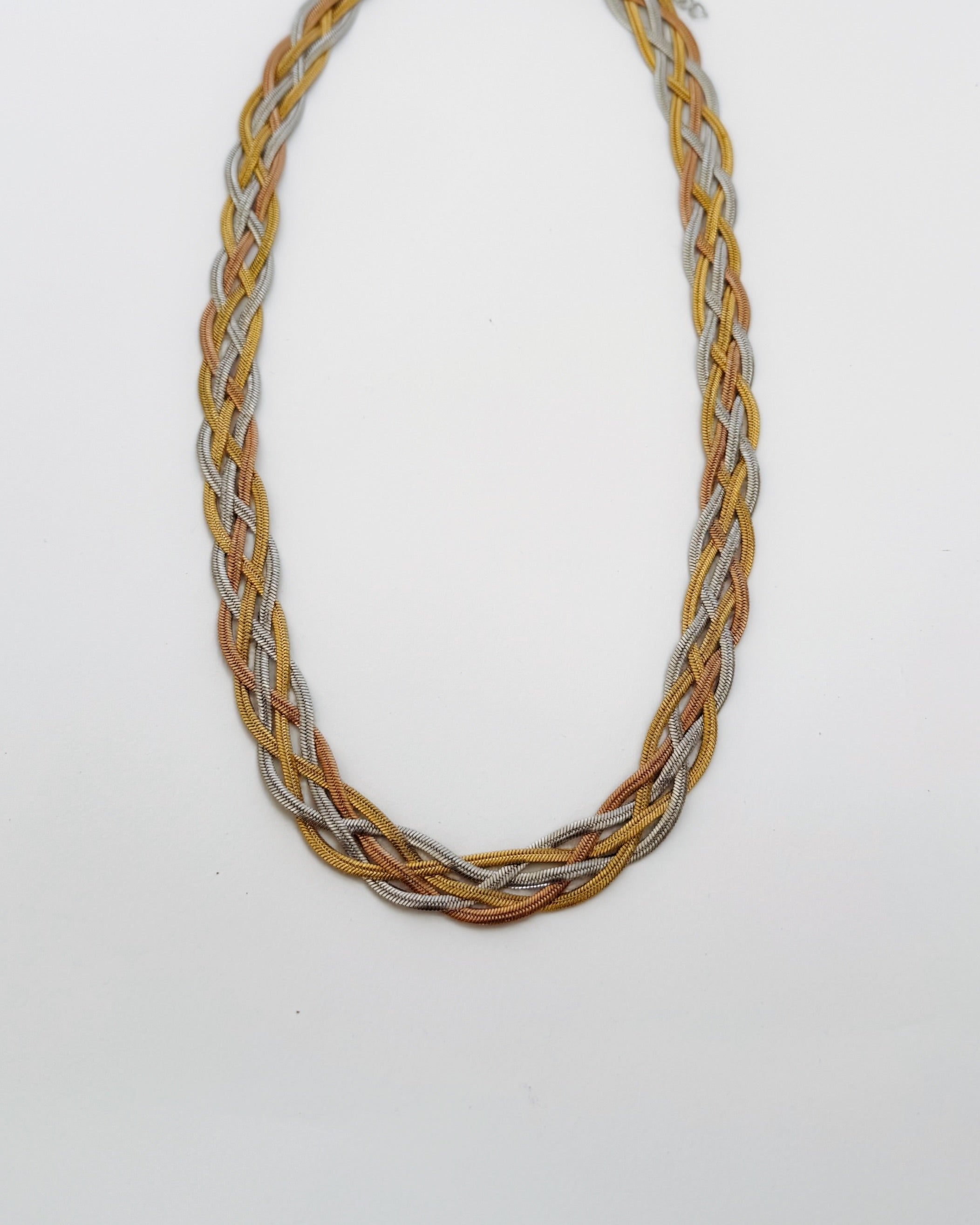 Collar trenzado